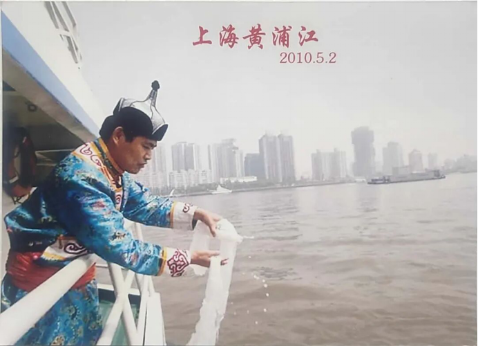 張海仁：一直被父母捧在手心，18歲那年才知道不是父母親生孩子